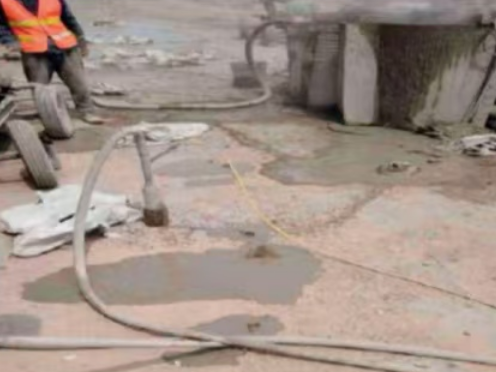 安溪水泥混凝土路面板底注浆技术 路面脱空注浆整治方案