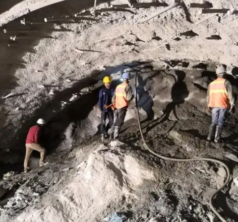 安溪隧道拱顶带模注浆料，微膨胀注浆料的特点及施工工艺